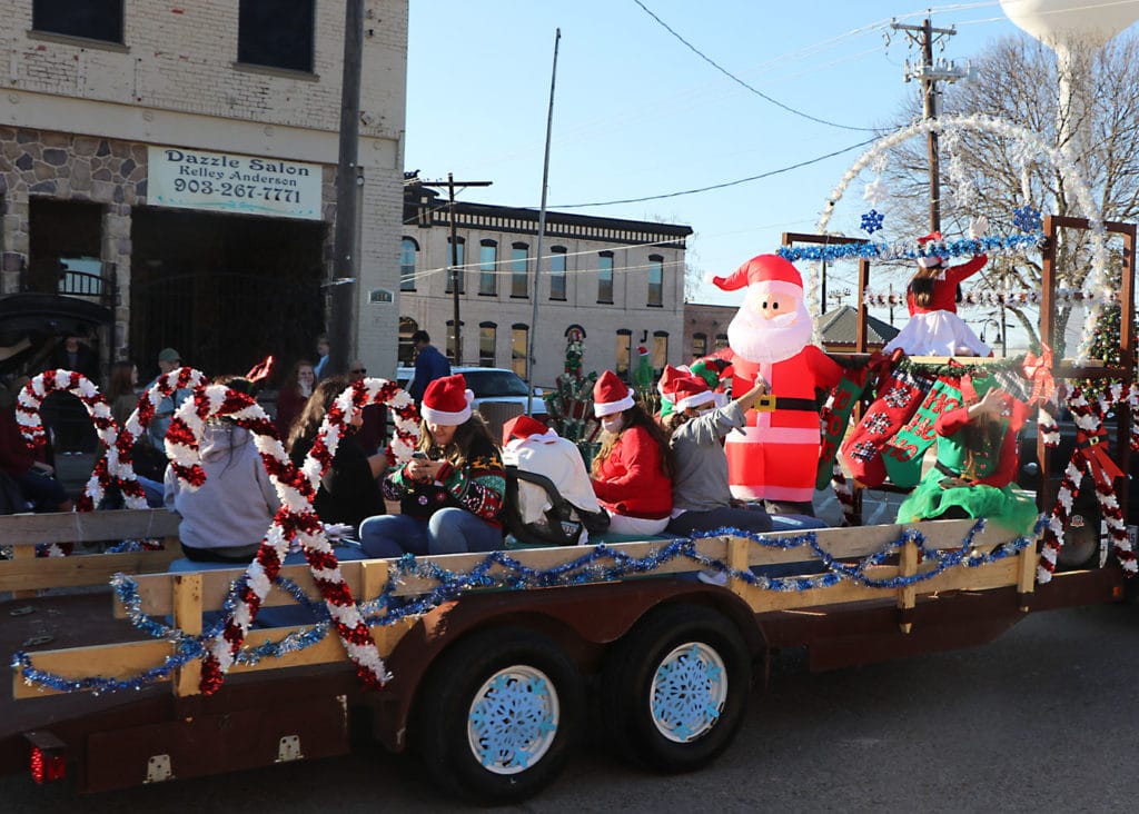 Van Alstyne's Christmas Parade - Photo Credit Mary Jane Farmer